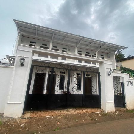 Express O 92147 Nia Residence Depok Esterno foto