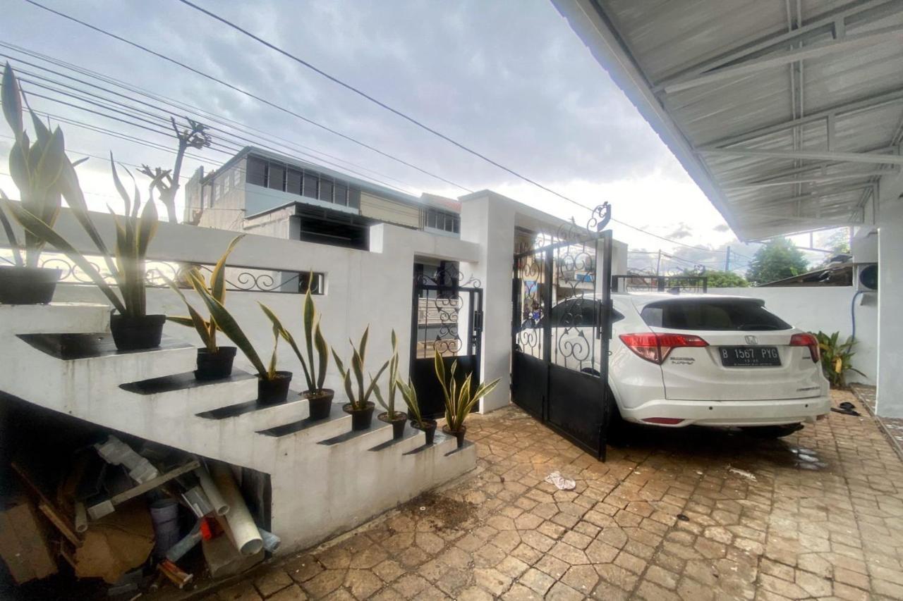 Express O 92147 Nia Residence Depok Esterno foto